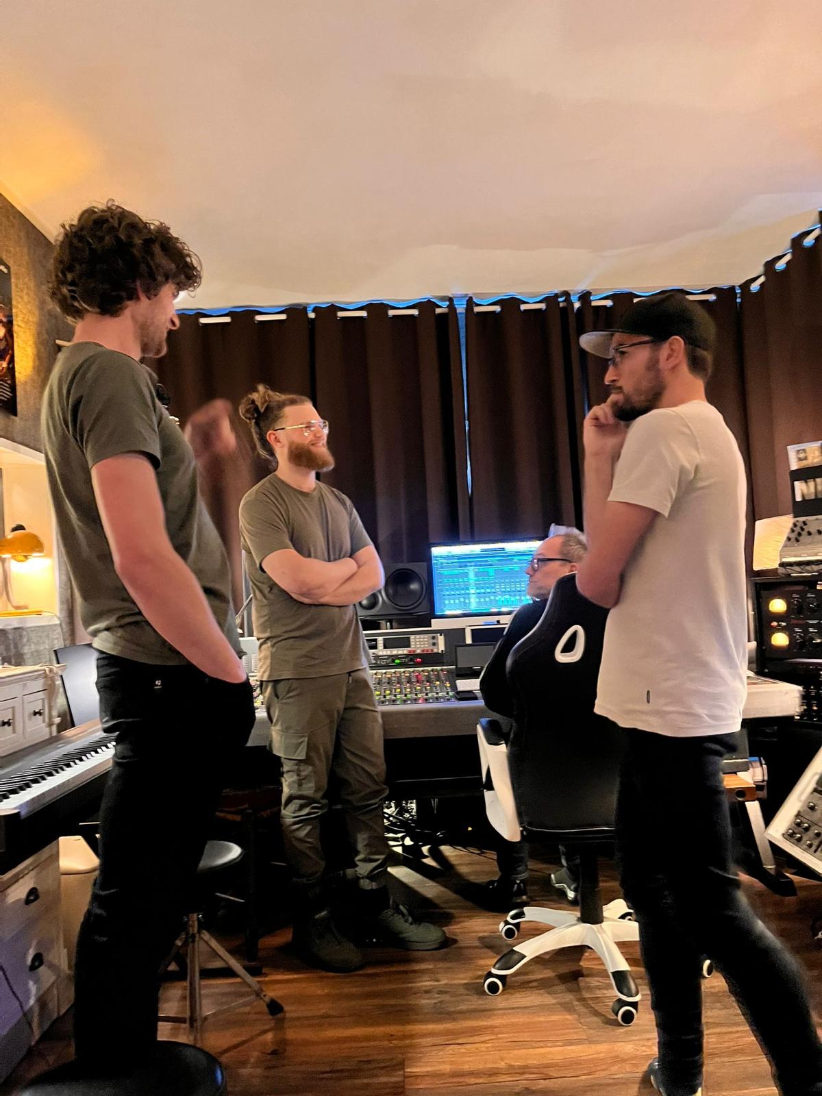 NO KING recording at Woodstock Studios 
